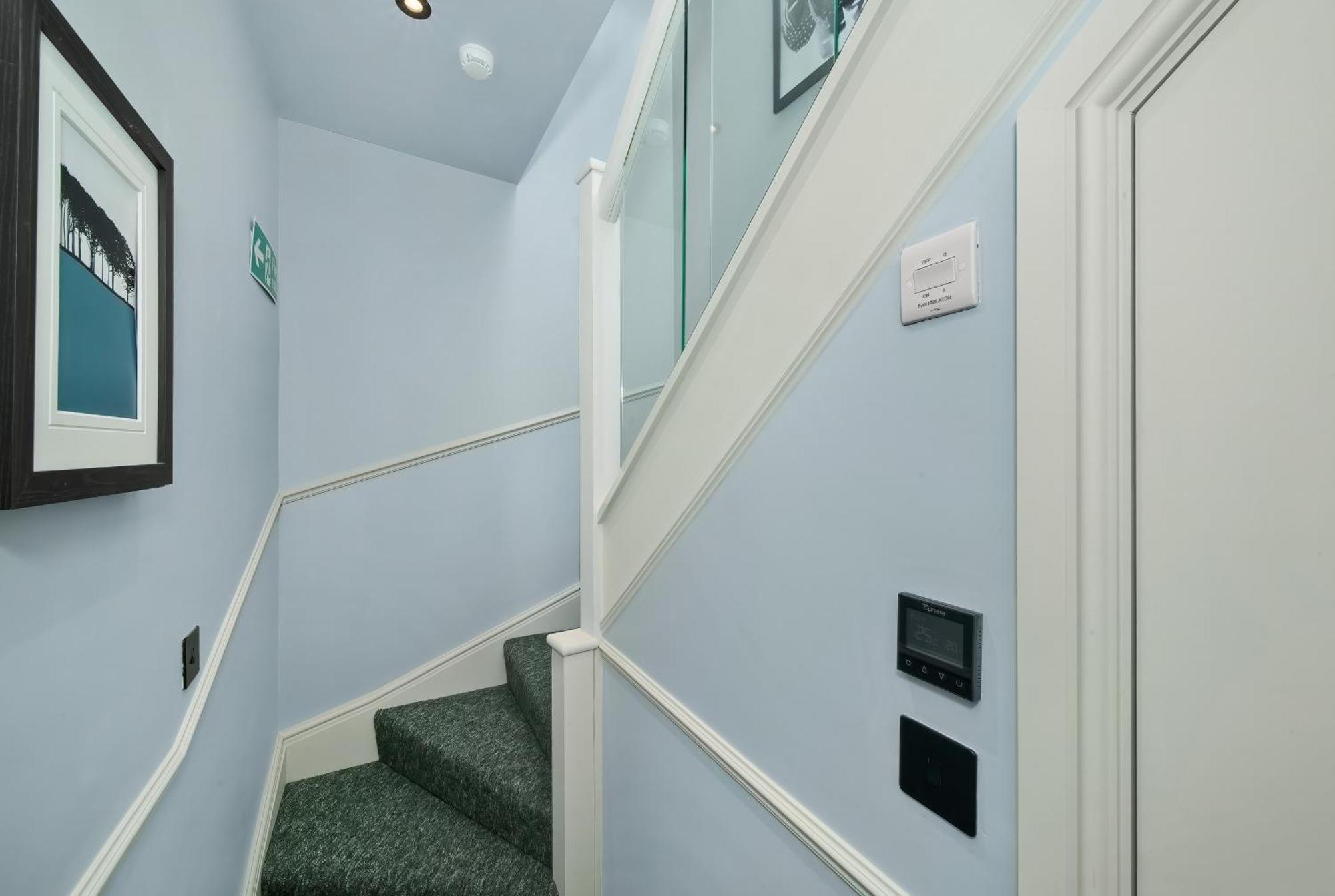 Nine Elms Modern Studio Apartments Лондон Екстер'єр фото